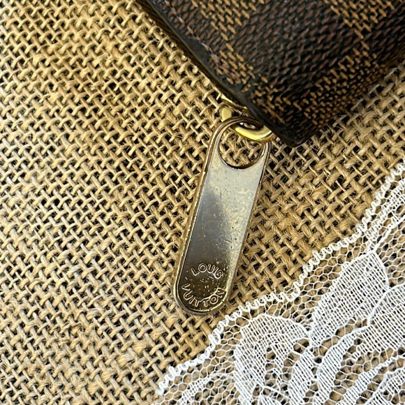 AUTHENTIC Louis Vuitton DAMIER EBENE zippy wallet with no signs of wear - Picture 3 of 13